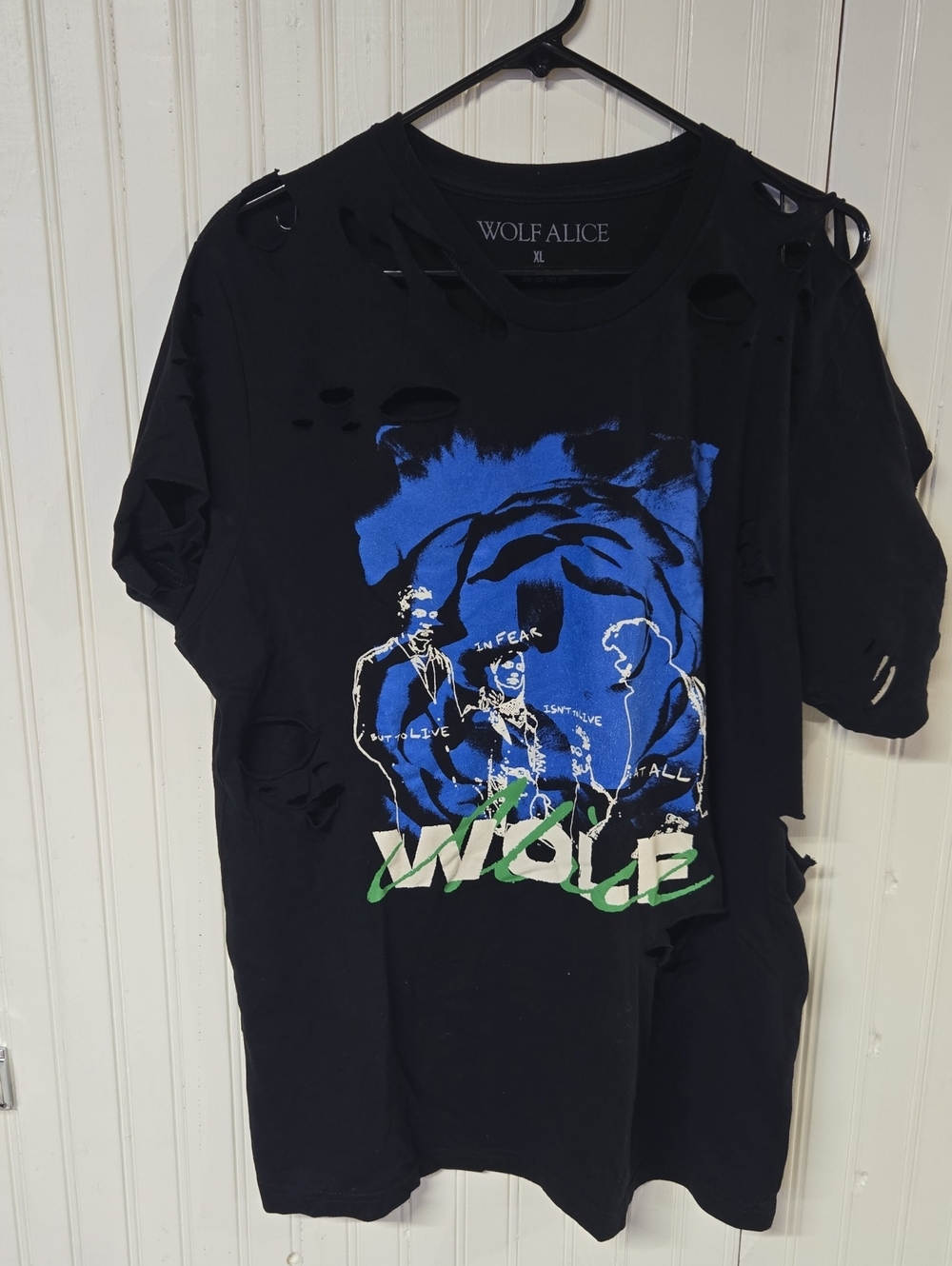 Unisex WOLF ALICE CONCERT Black Graphic Tee with Blue Rose Print